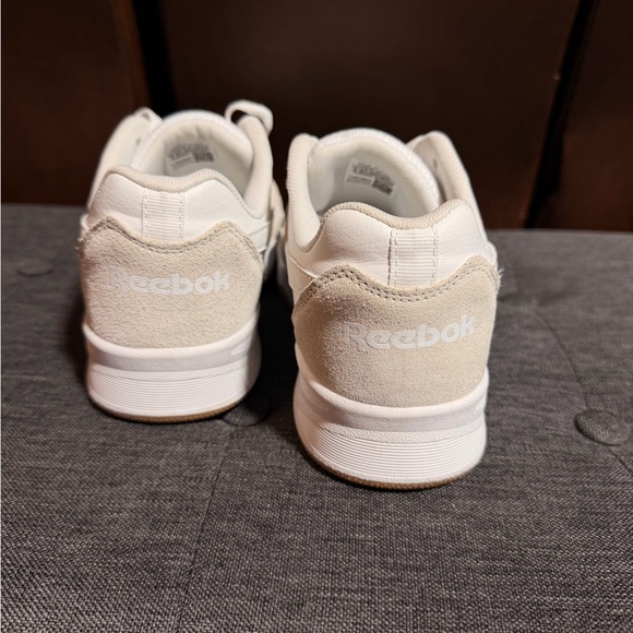 Sale🔥 Reebok White and Beige Low-Top Sneakers - Picture 4 of 10